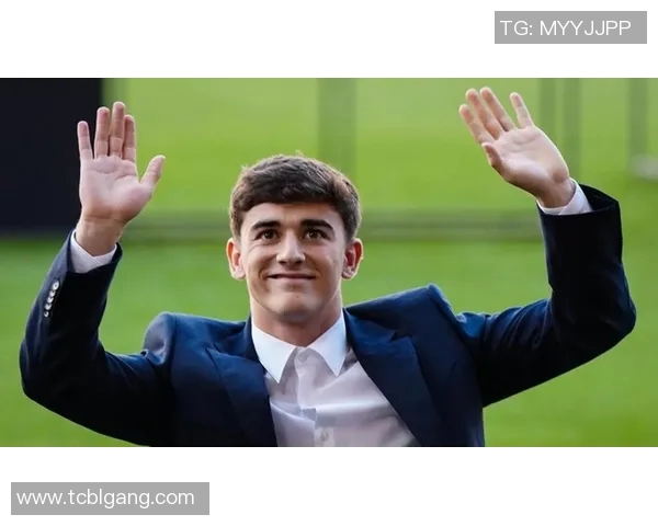 从默默无闻到世界顶尖球员 足球场上崛起的传奇之路